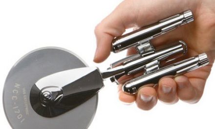 Star Trek Fan? Pizza Fan? Say Hello to the Enterprise Pizza Cutter