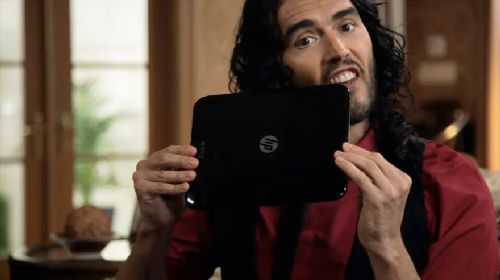 HP TouchPad Tablet Gets Russell Brand Multitasking